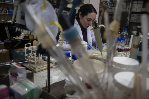 El Malbrán estudia un brote de neumonía en un sanatorio de Tucumán