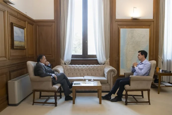 Ricardo Quintela se reunió con el ministro “Wado” de Pedro