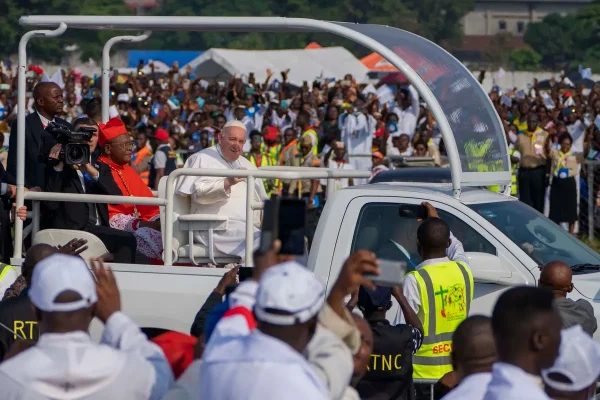 El Papa insta a jóvenes congoleños a construir un futuro mejor y luchar contra la corrupción