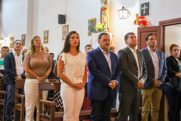 Ricardo Quintela asistió a las fiestas patronales en San Blas de Los Sauces