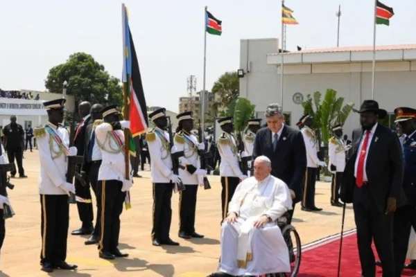 El Papa Francisco llama a deponer las armas en Sudán del Sur