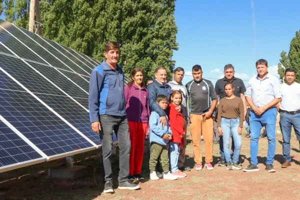 Habitantes de Valle Hermoso cuentan con energía fotovoltaica