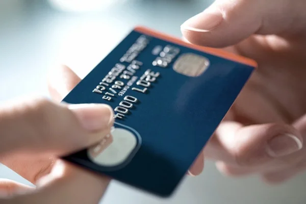 La banca pública lideró la inclusión de usuarios de tarjetas de crédito desde 2020