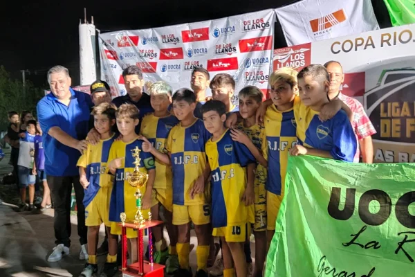 Entregaron los trofeos a los campeones del Mundialito