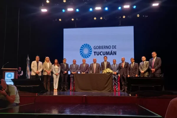 Tras un año y medio en la Nación, Juan Manzur reasumió como gobernador de Tucumán