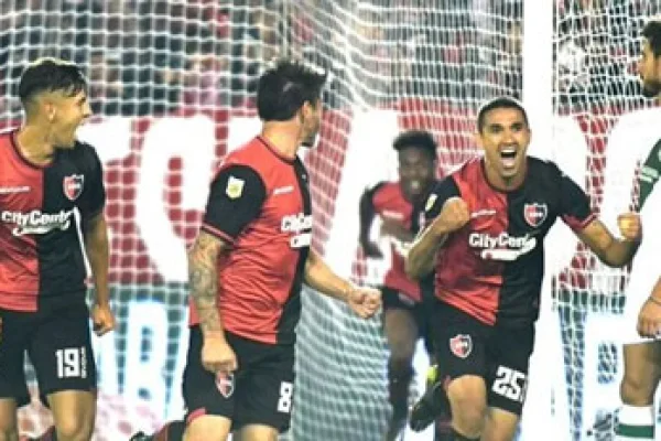 Newell's sacó ventaja en el final con uno menos ante Banfield