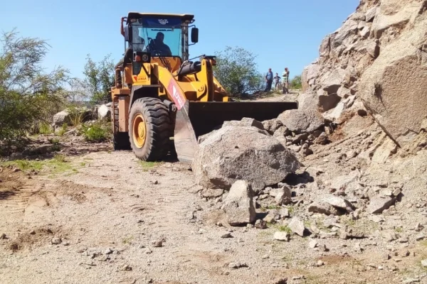 Reparación de caminos vecinales en Facundo Quiroga