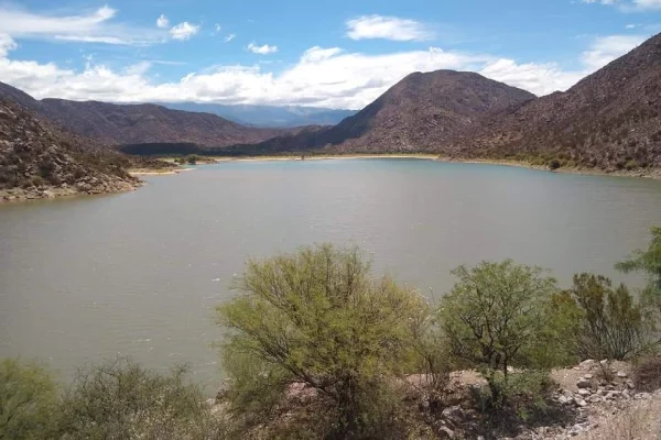 Destacan los trabajos que mejoraron los niveles de agua del dique Chañarmuyo
