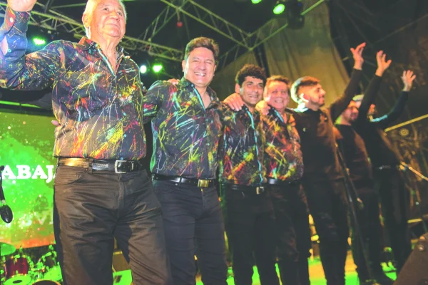 Los Carabajal se lucieron con su show en la Perla del Oeste