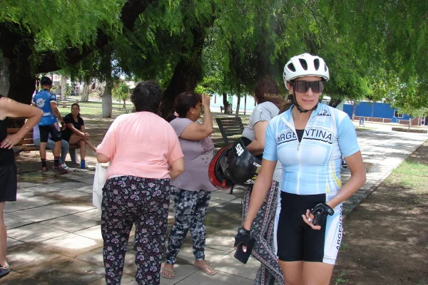 Una ciclista pedaleó hasta Cura Brochero por una promesa
