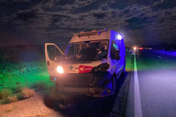 Una ambulancia chocó contra una vaca en Chepes