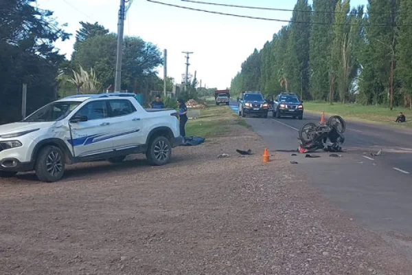 Accidente fatal : una camioneta dobló y arrolló a una mujer que iba en moto