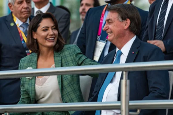 Jair Bolsonaro y su esposa, acusados de contrabando de joyas