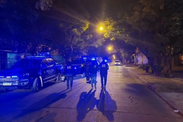Noche sangrienta en Rosario: mataron a un hombre a cuchillazos y balearon a un nene de 2 años