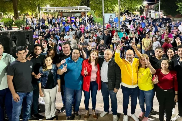Felipe Varela: Oscar Chamia lanzó su candidatura a intendente acompañado por una multitud de militantes