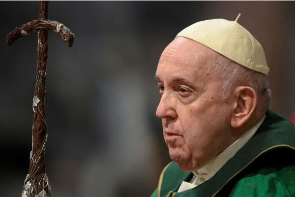 El Papa Francisco sufre una infección pulmonar: seguirá 