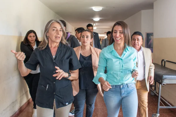 Florencia Lopez supervisó el avance de obras del hospital San Nicólas en Aimogasta