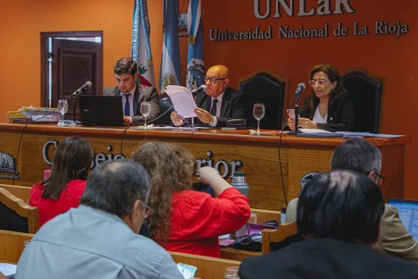 La UNLaR apunta a manejar el déficit presupuestario