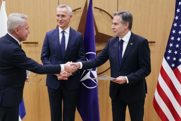 Se oficializó la incorporación de Finlandia a la OTAN: Rusia promete responder