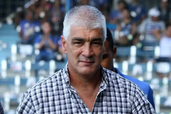 De Felippe podría asumir antes del partido con Racing como entrenador de Independiente