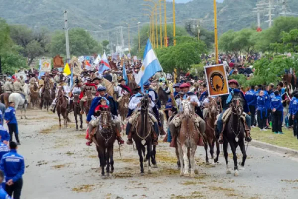 Una multitud de jinetes homenajearon a la Virgen del Valle en Catamarca