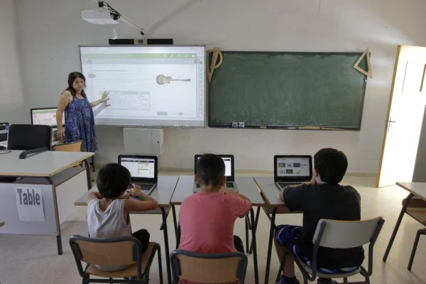 “Internet en línea” beneficia a más de 400 establecimientos educativos