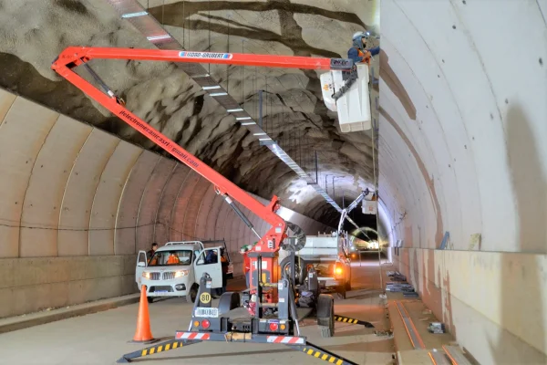 Avanza la iluminación del túnel en ruta nacional 75
