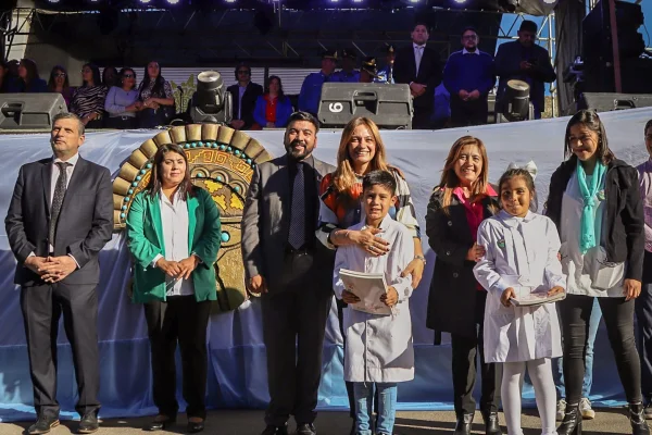 Madera presidió el acto central por el 431° Aniversario del Departamento Famatina