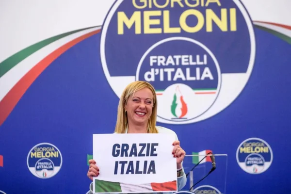 Italia: partido al que pertenece Meloni quiere multar a quienes usen palabras en inglés