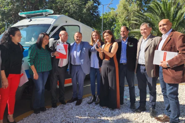 Quintela entregó nueva ambulancia al Hospital Virgen de Fátima