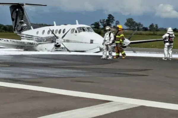  Un avión tuvo que aterrizar de emergencia por desperfecto técnico grave