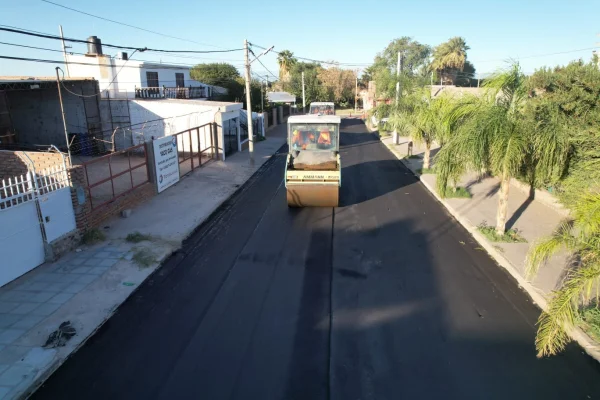 La municipalidad de Aimogasta continua con el plan de reasfaltado en la ciudad