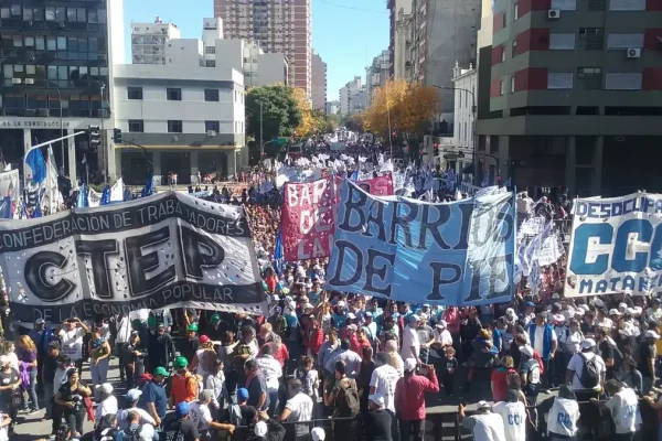 Organizaciones sindicales, sociales y políticas salen a la calle en el Día de Trabajadores