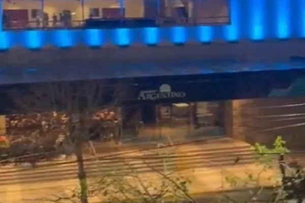 Se derrumbó parte del techo del teatro Argentino de La Plata en el que estuvo Cristina Kirchner