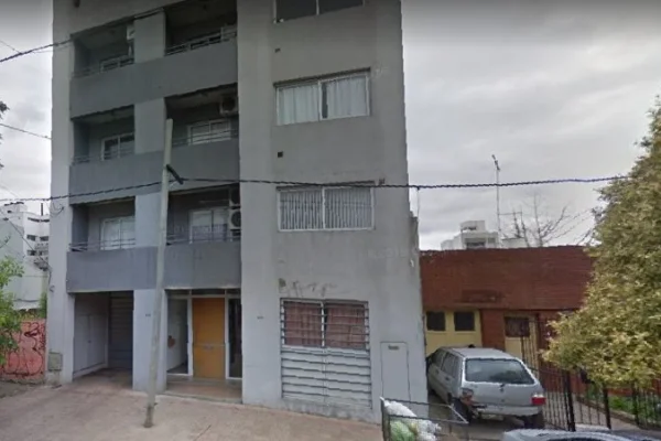 Una joven de 22 años murió durante una fiesta en un departamento de La Plata