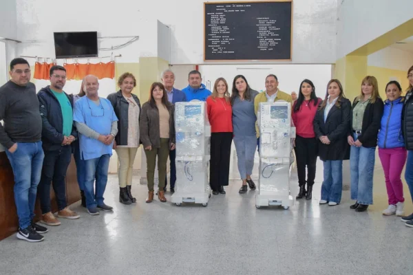 Entregan modernos equipos para hemodiálisis en Villa Unión