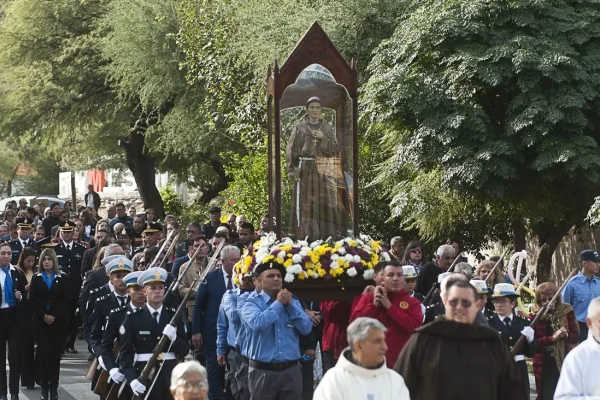 Catamarca: Una multitud de fieles acompañó el aniversario del Beato Mamerto Esquiú