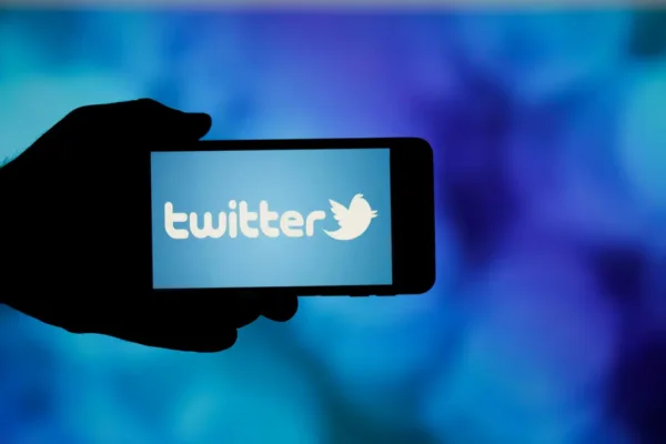 Twitter lanza para todos los mensajes de voz y permite cargar vídeos de hasta 2 a las cuentas verificadas