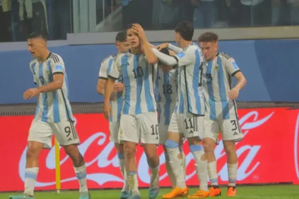 Argentina lo dio vuelta y derrotó a Uzbekistán en su debut