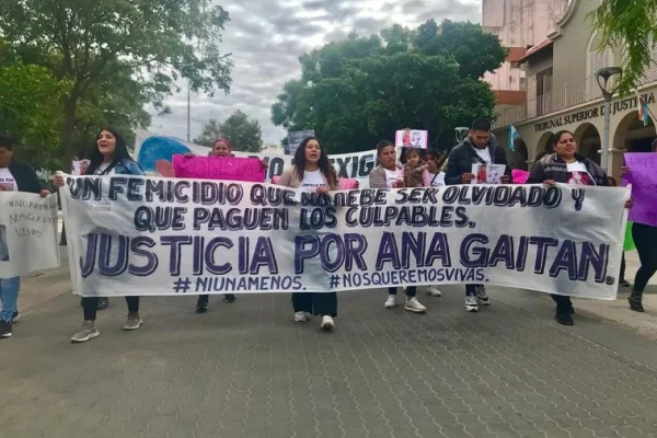 Femicidio de Ana  Gaitán: marcharon nuevamente