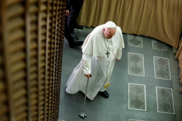 El Papa suspendió sus audiencias por fiebre