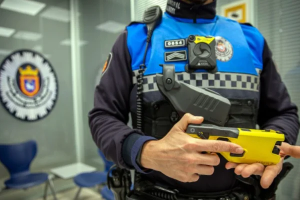 Rodríguez Larreta presenta las pistolas Taser que utilizará la Policía de la Ciudad
