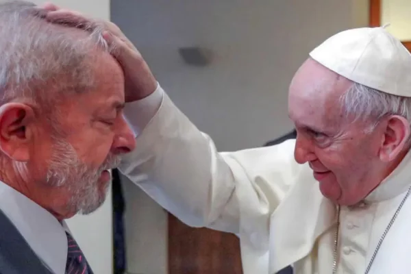 Lula de Silva y el Papa hablaron sobre la paz en Ucrania y un posible viaje a Brasil