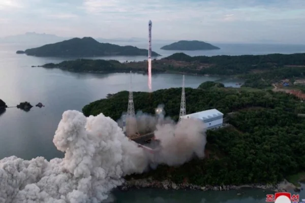 Corea del Norte pondrá en órbita un satélite espía y quiere aumentar su capacidad de vigilancia militar