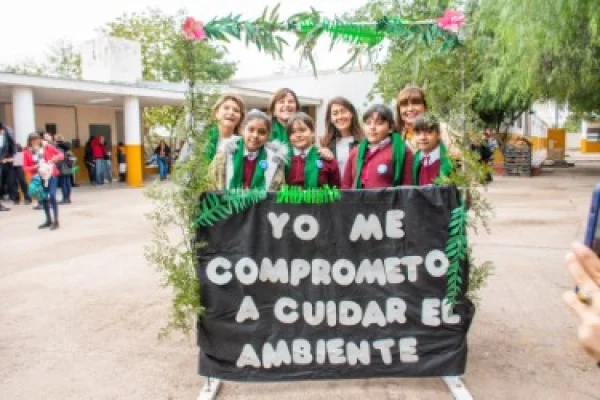 Día Mundial: los estudiantes prometen cuidar el ambiente