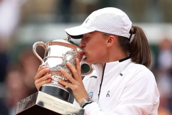 Iga Swiatek venció a Karolina Muchova y se proclamó campeona de Roland Garros
