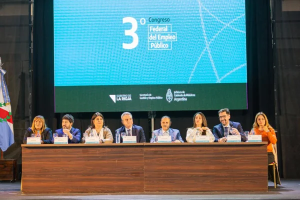 Ricardo Quintela y Agustín Rossi inauguraron el 3° Congreso Federal de Empleo Público 2023