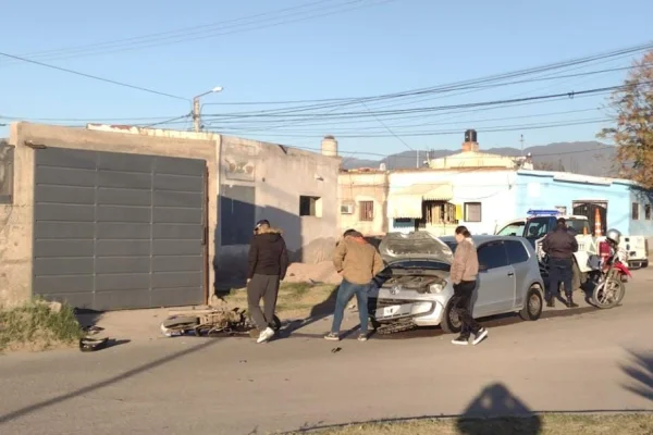 Siniestro vial con un herido en el barrio Jardín Residencial