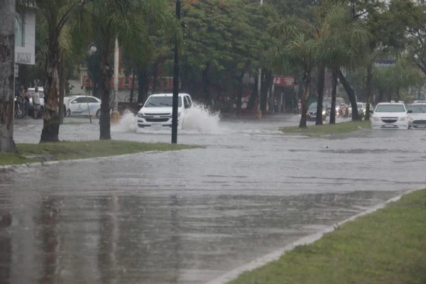 “El Niño” podría traer fuerte lluvias, inundaciones y sequías en este trimestre