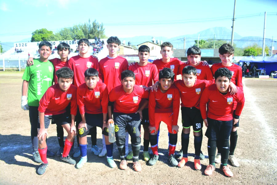 Sub-14 San Vicente eliminó a MLV por penales.